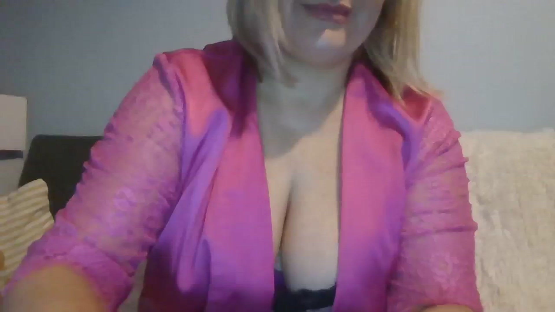 Gallery image thumbnail from LucieLowe's myfreecams stream on, 01/21/2024, 10:43 image 5 of 20