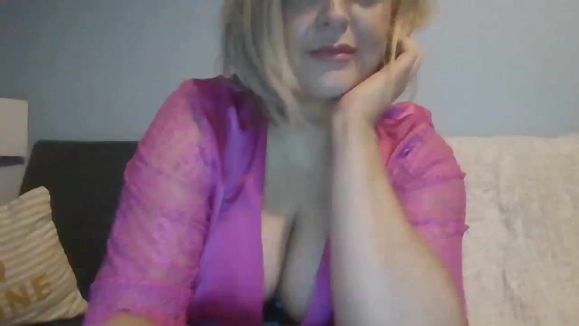 Gallery image thumbnail from LucieLowe's myfreecams stream on, 01/21/2024, 10:43 image 15 of 20