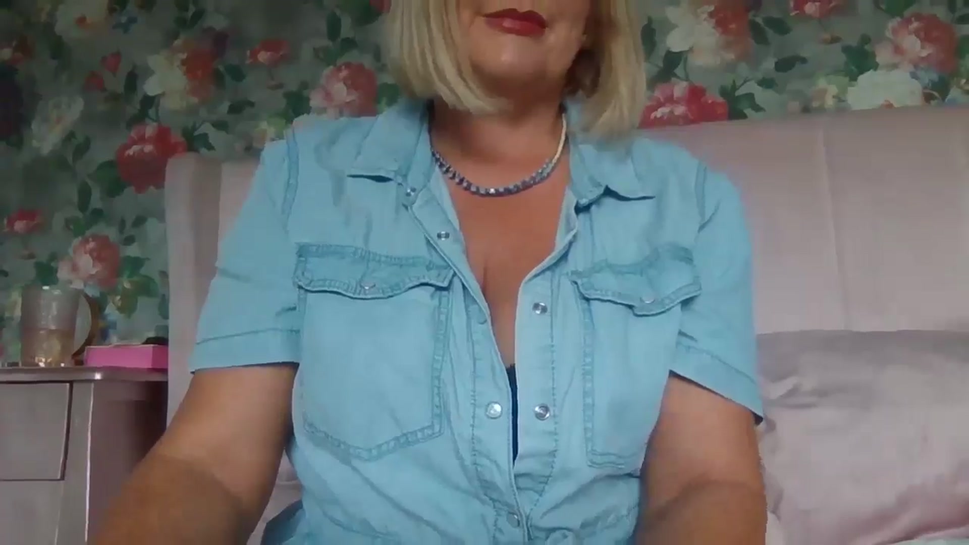 Gallery image thumbnail from LucieLowe's myfreecams stream on, 07/04/2025, 12:57 image 19 of 20