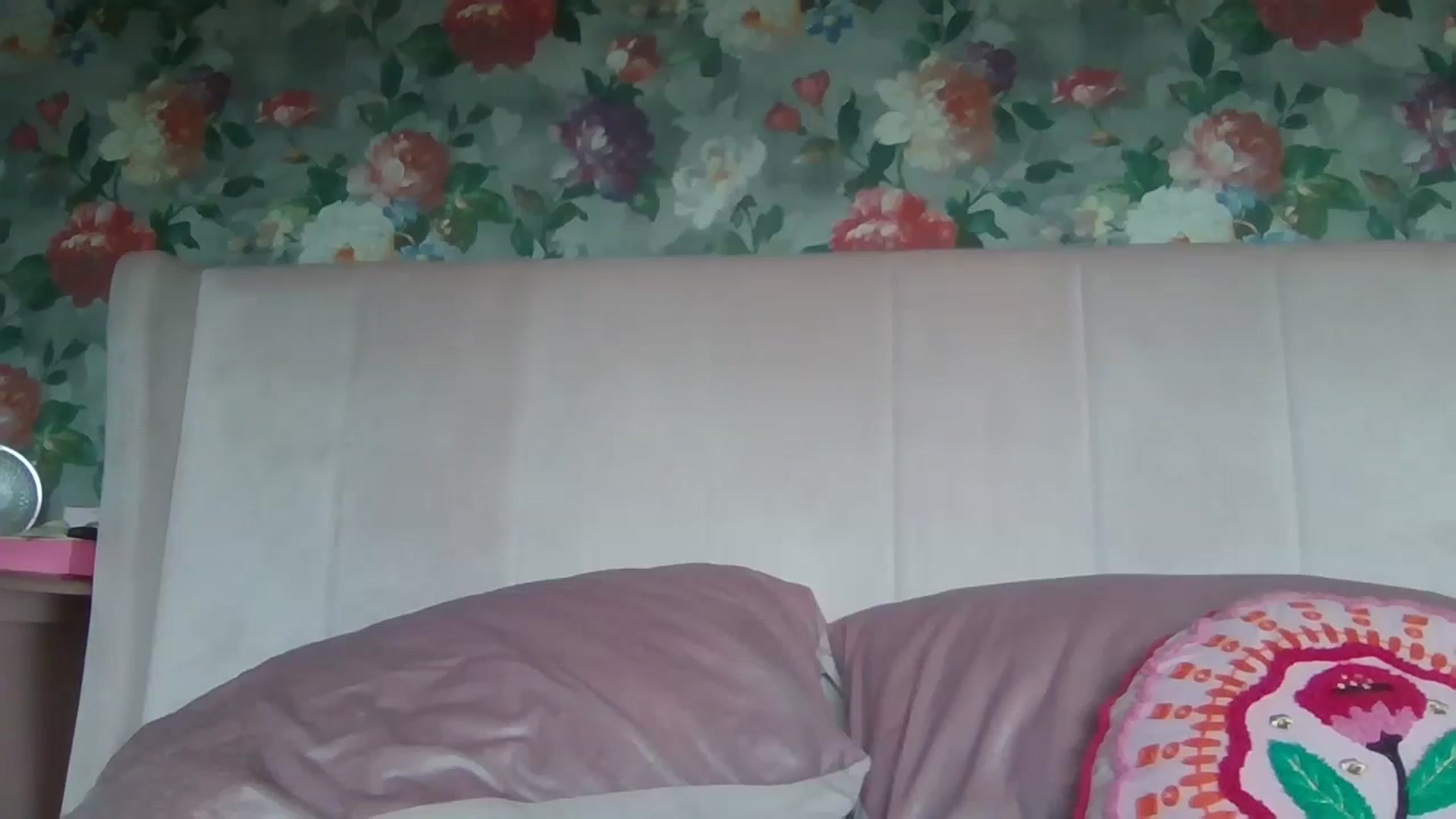 Gallery image thumbnail from LucieLowe's myfreecams stream on, 07/09/2025, 12:49 image 15 of 20