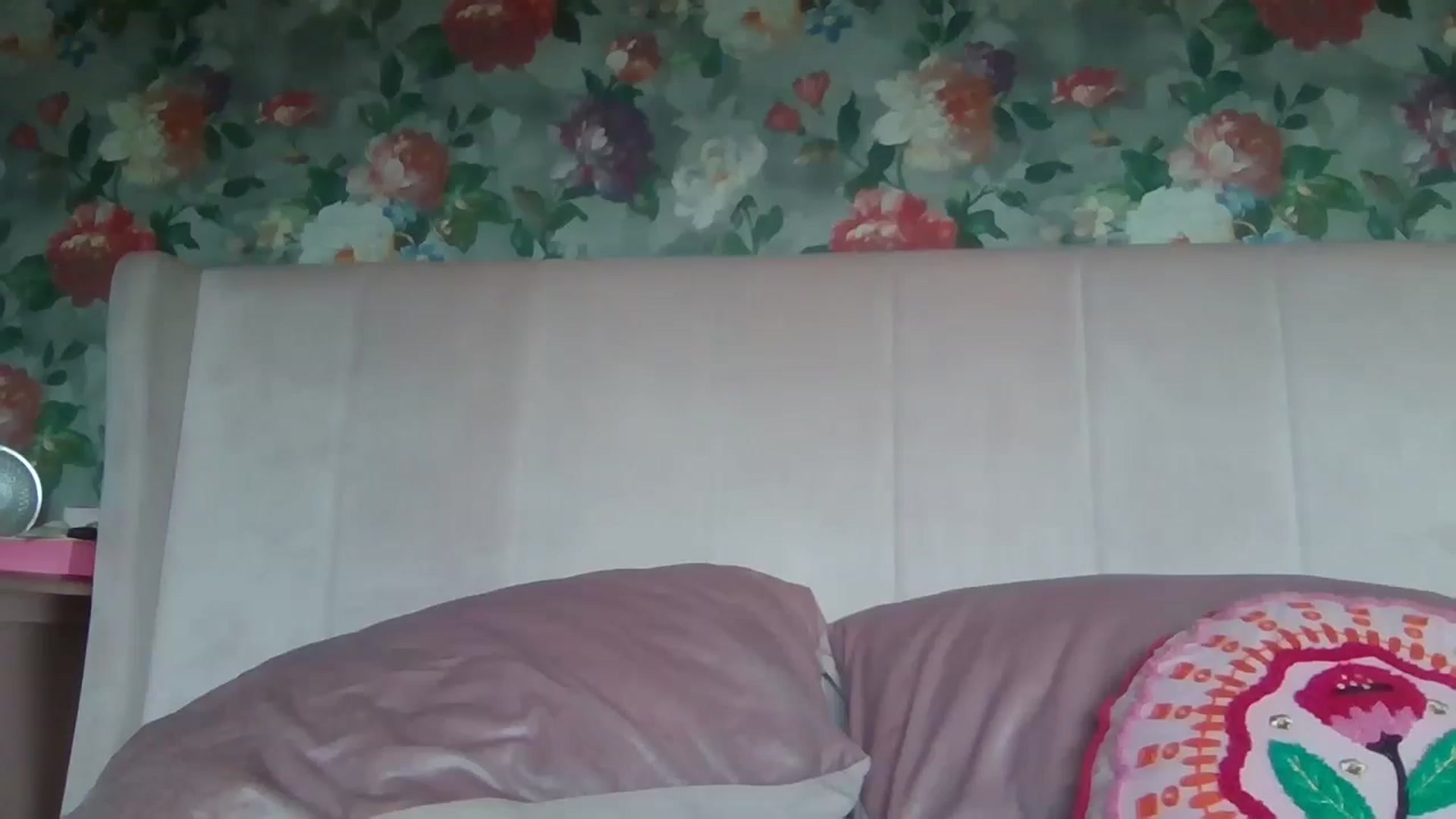 Gallery image thumbnail from LucieLowe's myfreecams stream on, 07/09/2025, 12:49 image 18 of 20