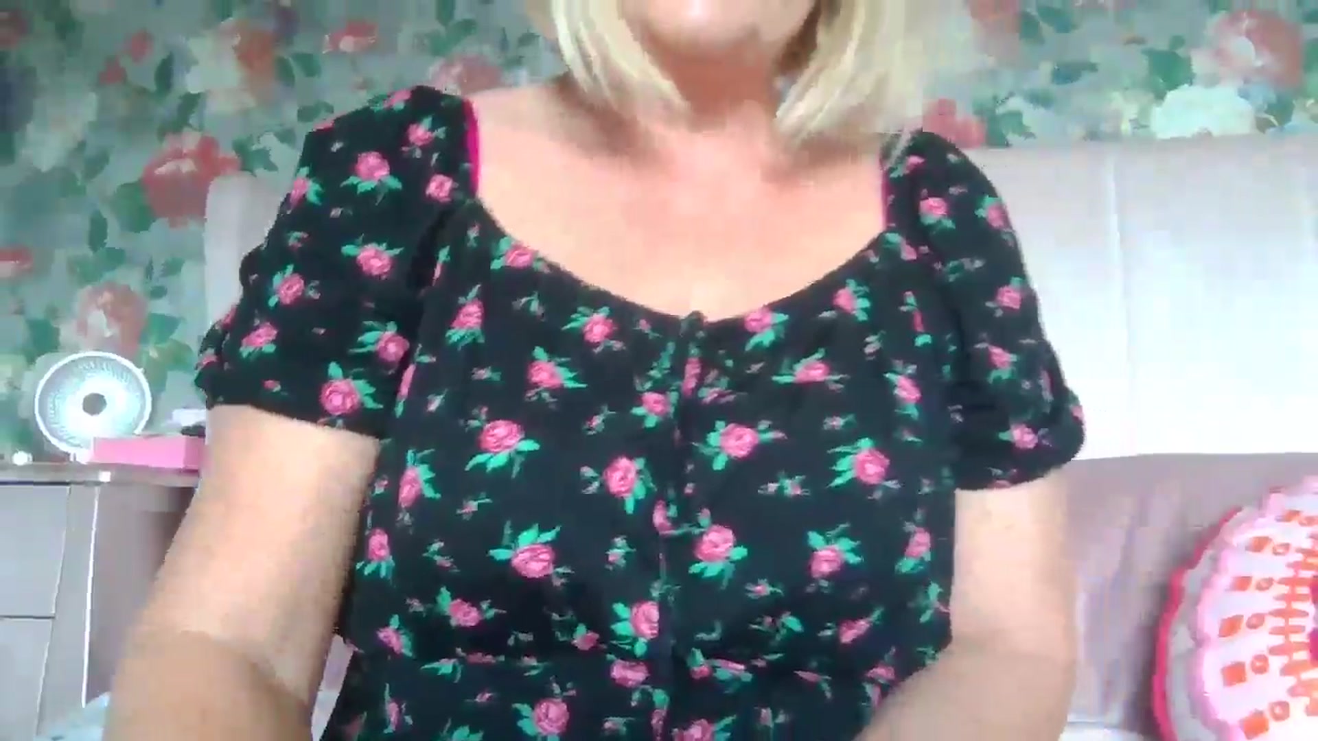 Gallery image thumbnail from LucieLowe's myfreecams stream on, 07/09/2025, 12:49 image 6 of 20