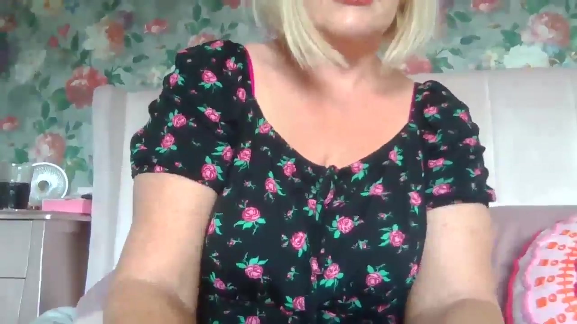 Gallery image thumbnail from LucieLowe's myfreecams stream on, 07/09/2025, 12:49 image 5 of 20