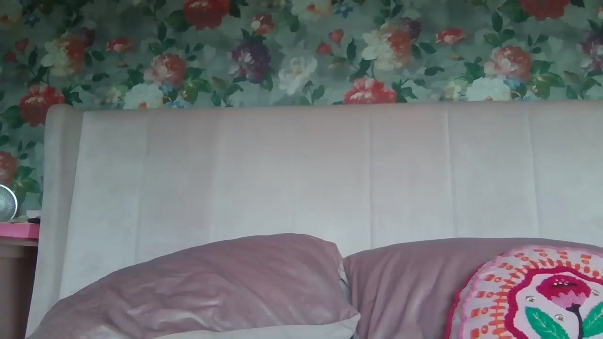 Gallery image thumbnail from LucieLowe's myfreecams stream on, 07/09/2025, 12:49 image 17 of 20