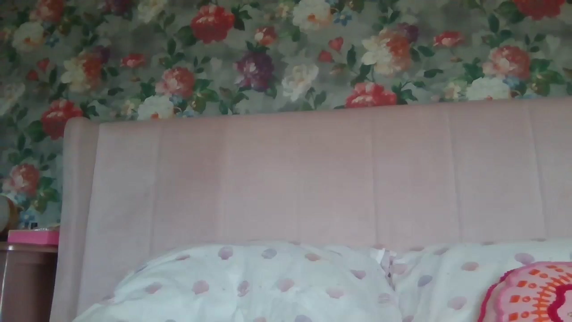 Gallery image thumbnail from LucieLowe's myfreecams stream on, 07/17/2025, 12:40 image 11 of 20