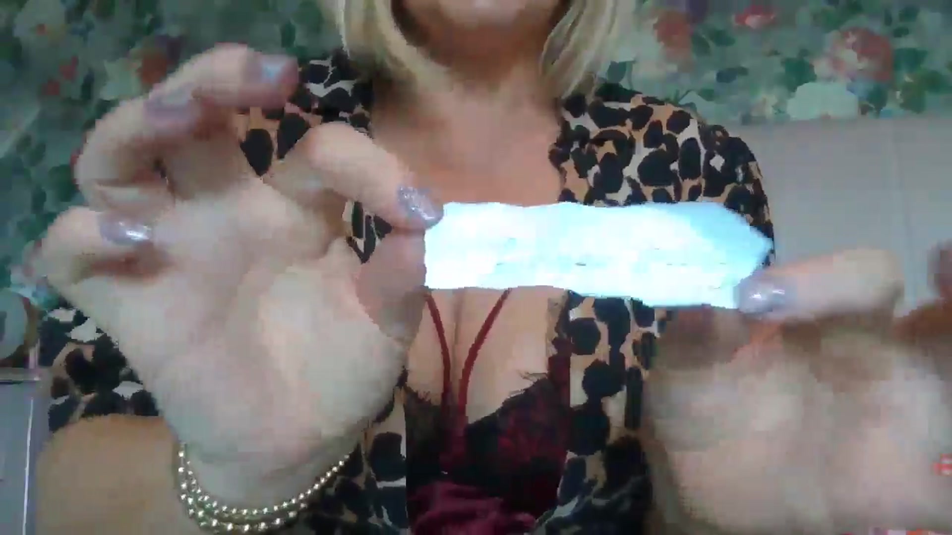 Gallery image thumbnail from LucieLowe's myfreecams stream on, 07/17/2025, 12:40 image 13 of 20