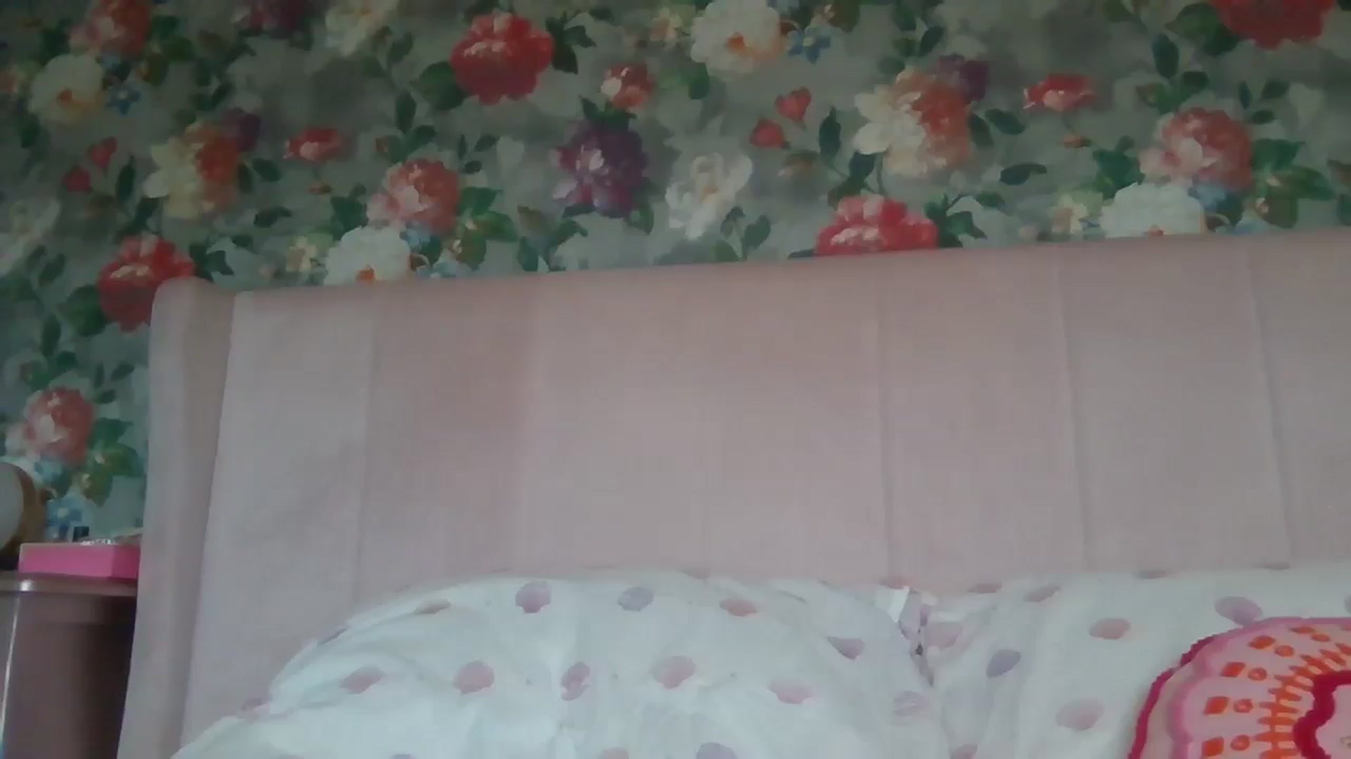 Gallery image thumbnail from LucieLowe's myfreecams stream on, 07/17/2025, 12:40 image 12 of 20