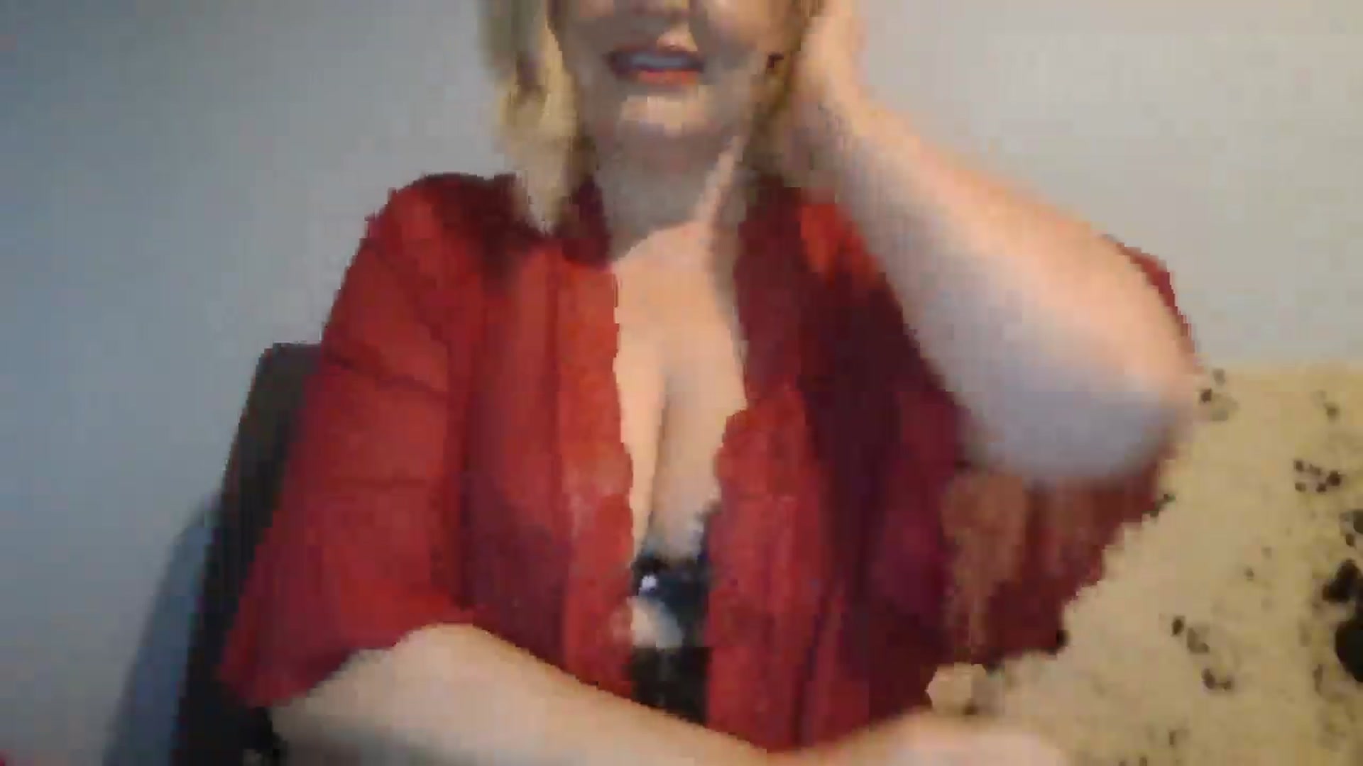 Gallery image thumbnail from LucieLowe's myfreecams stream on, 07/27/2025, 08:14 image 12 of 20