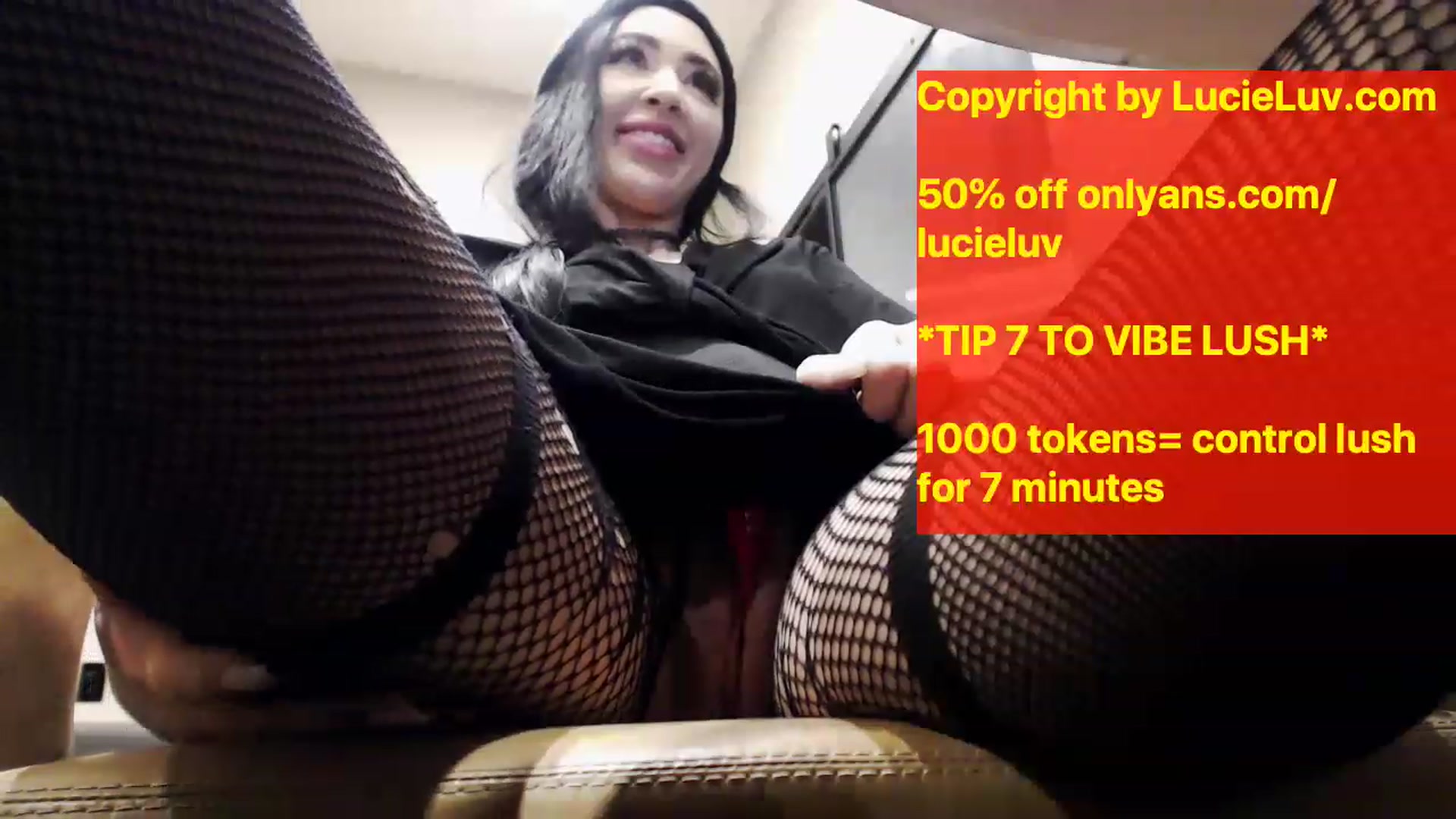 Gallery image thumbnail from LucieLuvit's myfreecams stream on, 12/06/2022, 02:02 image 19 of 20