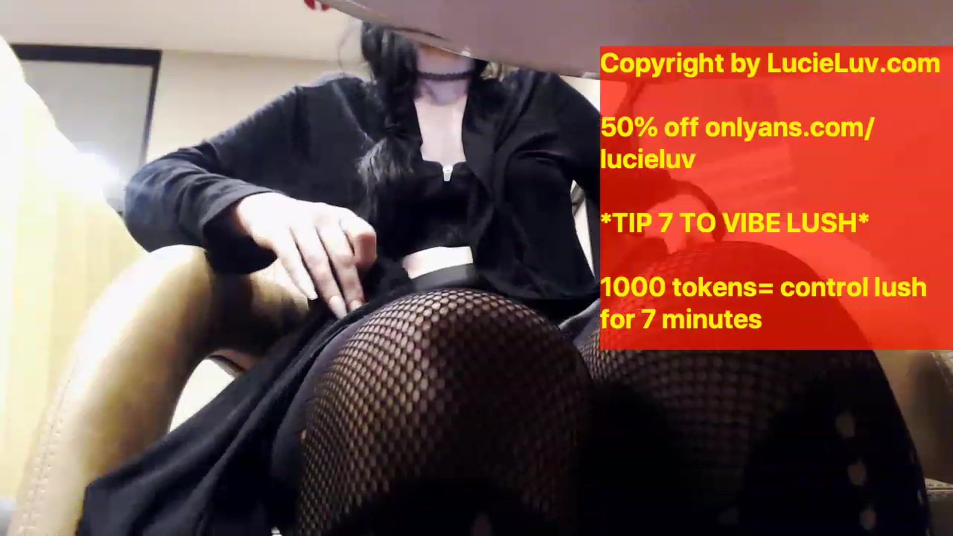 Gallery image thumbnail from LucieLuvit's myfreecams stream on, 12/06/2022, 02:02 image 7 of 20