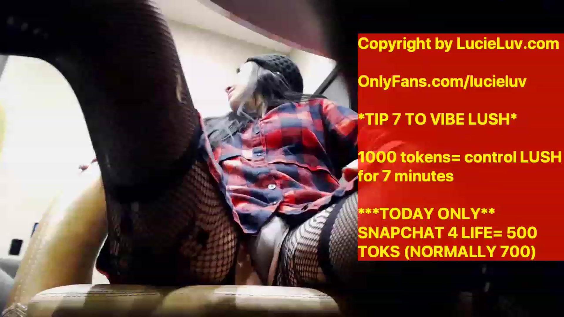 Gallery image thumbnail from LucieLuvit's myfreecams stream on, 12/26/2022, 01:02 image 17 of 20