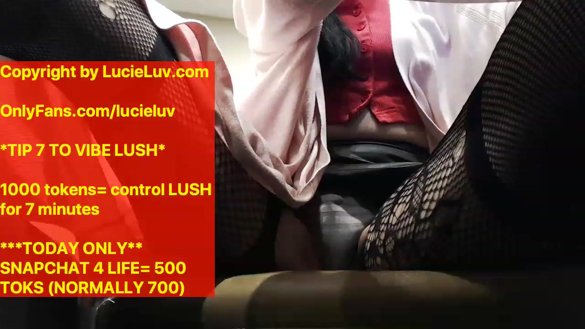 Gallery image thumbnail from LucieLuvit's myfreecams stream on, 12/27/2022, 01:53 image 3 of 20