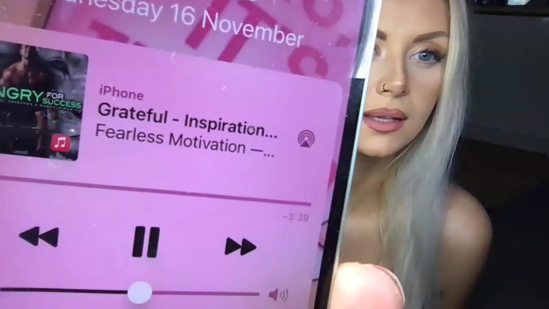Gallery image thumbnail from LuciousLouise's myfreecams stream on, 11/16/2022, 02:52 image 2 of 20