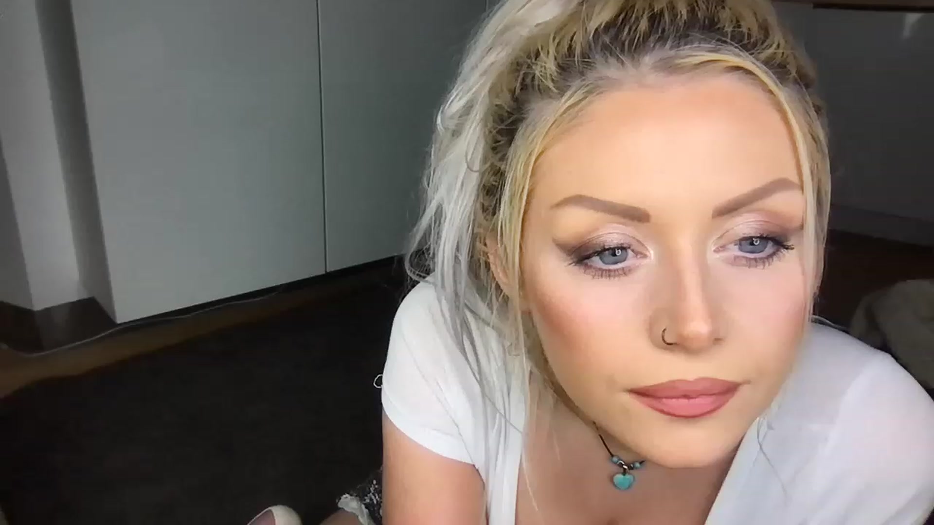 Gallery image thumbnail from LuciousLouise's myfreecams stream on, 06/01/2023, 03:07 image 18 of 20