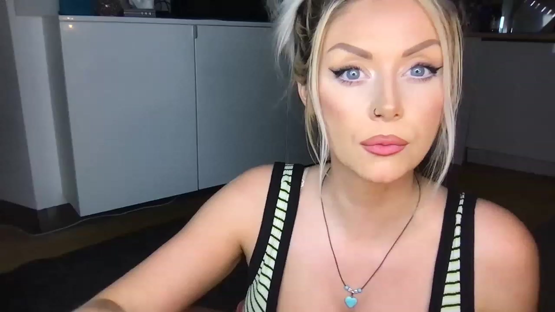 Gallery image thumbnail from LuciousLouise's myfreecams stream on, 07/12/2023, 03:42 image 8 of 20
