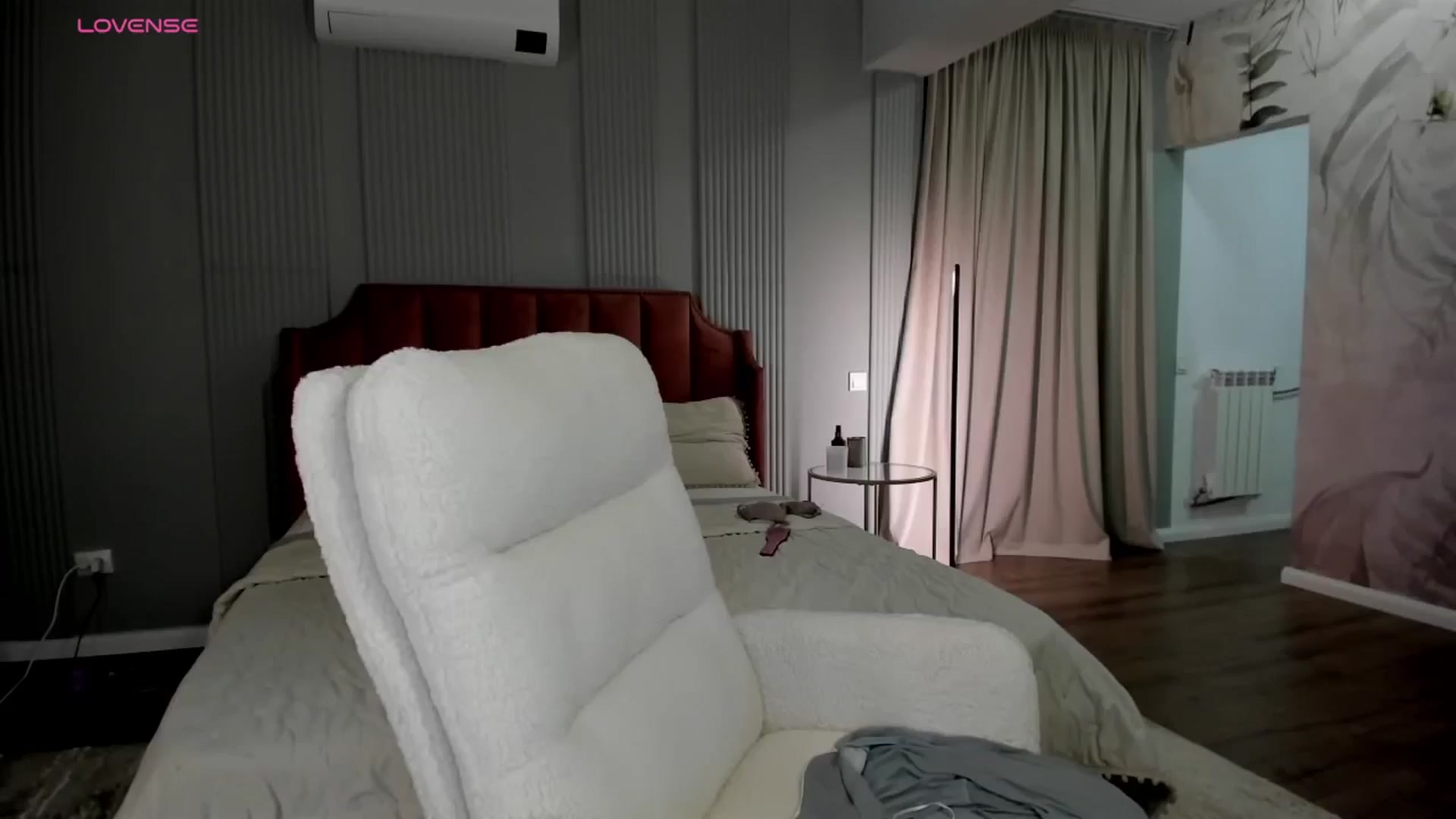Gallery image thumbnail from Lucky13Girl's myfreecams stream on, 03/19/2026, 23:18 image 10 of 20