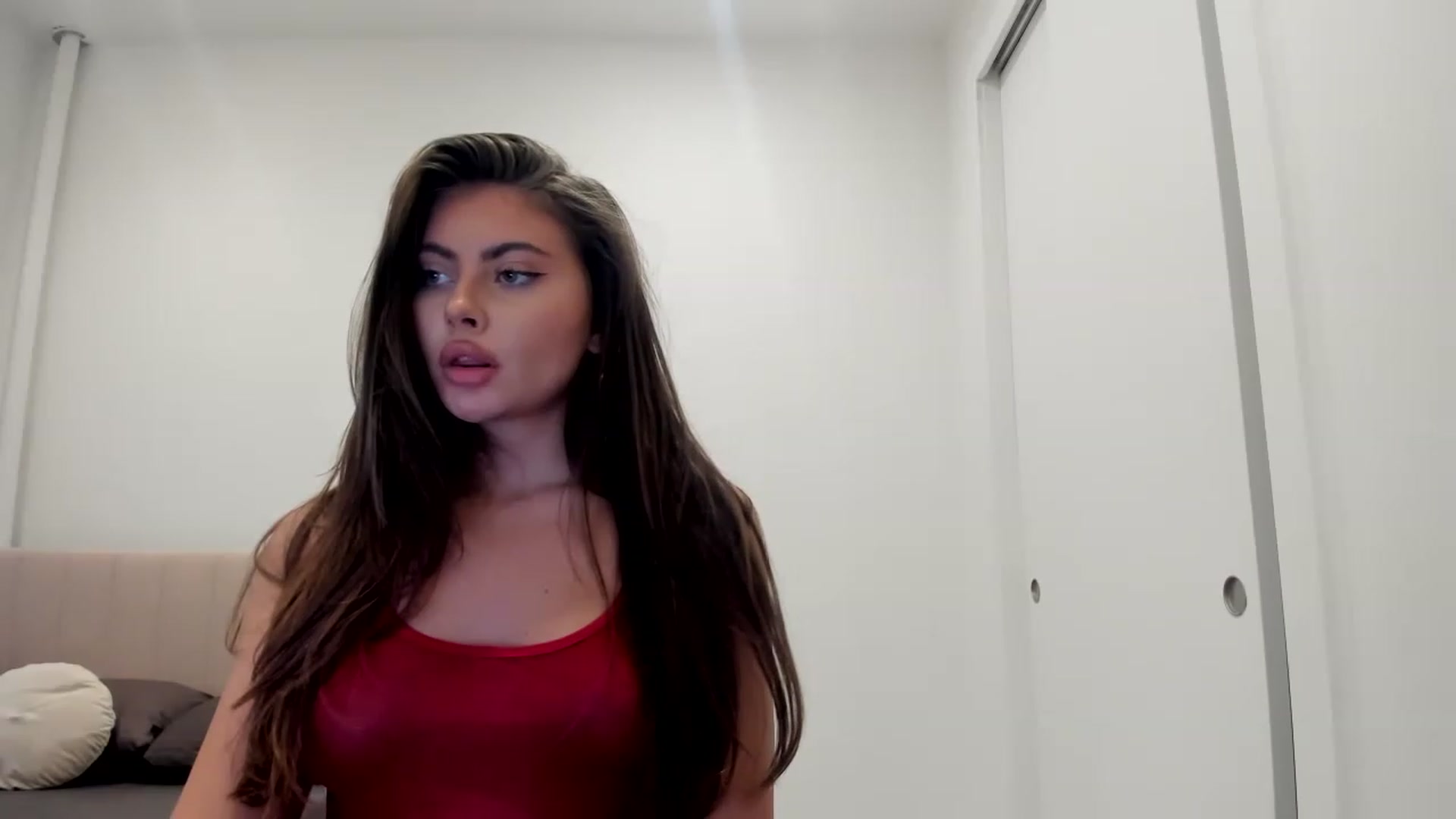 Gallery image thumbnail from LuckyCharm0's myfreecams stream on, 11/23/2022, 21:22 image 14 of 20