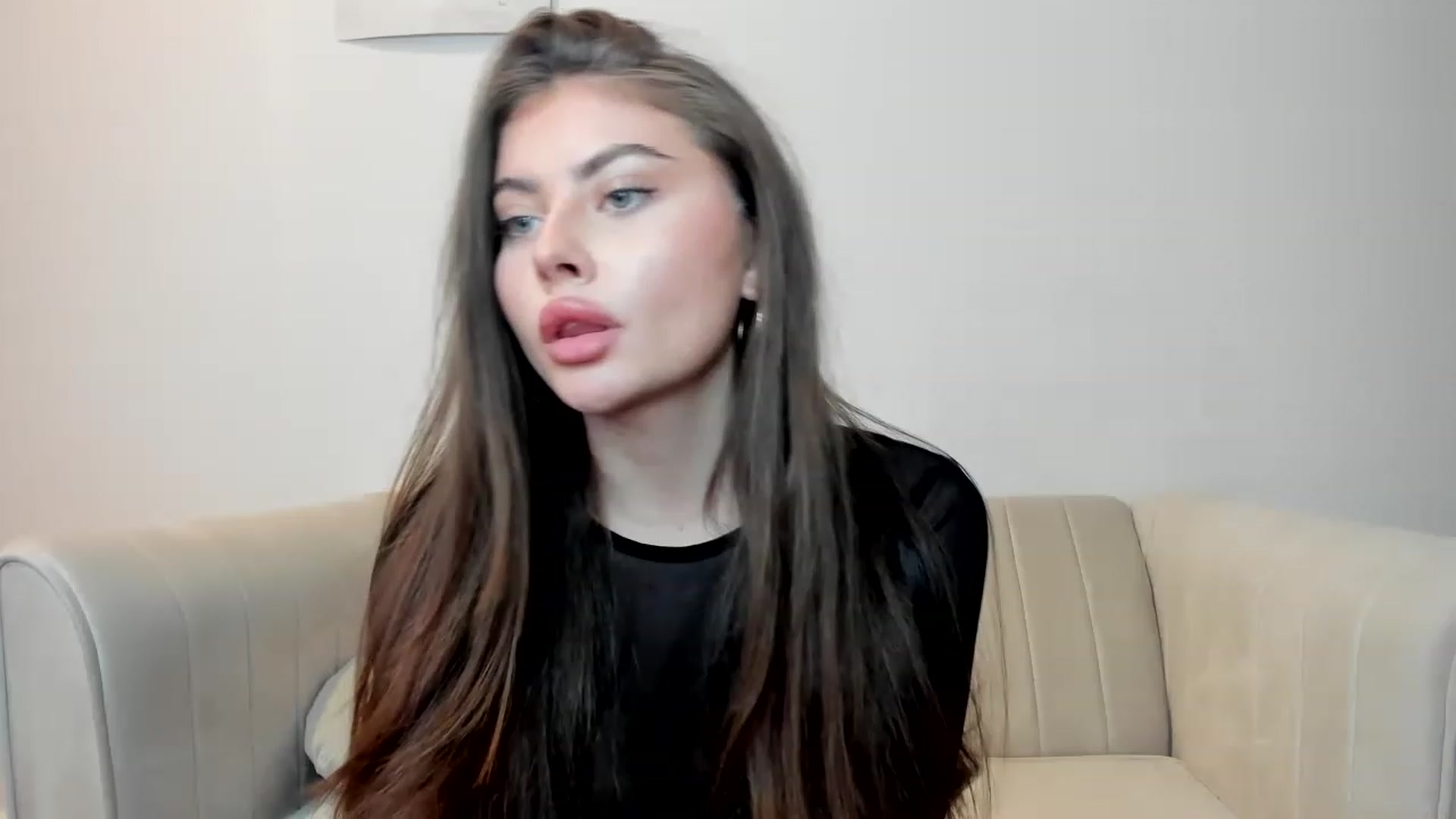 Gallery image thumbnail from LuckyCharm0's myfreecams stream on, 12/19/2022, 01:19 image 10 of 20