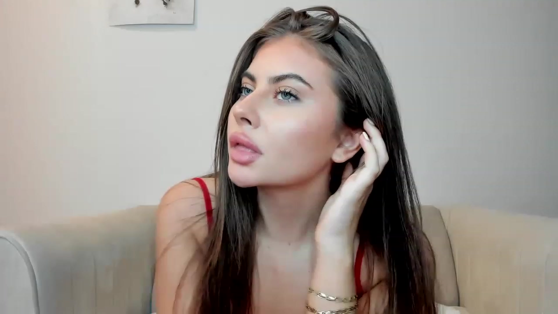 Gallery image thumbnail from LuckyCharm0's myfreecams stream on, 12/20/2022, 04:49 image 11 of 20