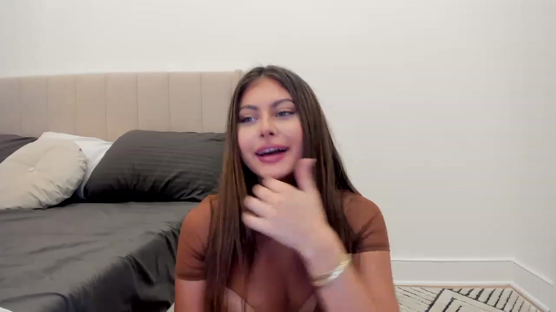 Gallery image thumbnail from LuckyCharm0's myfreecams stream on, 02/01/2023, 24:53 image 13 of 20