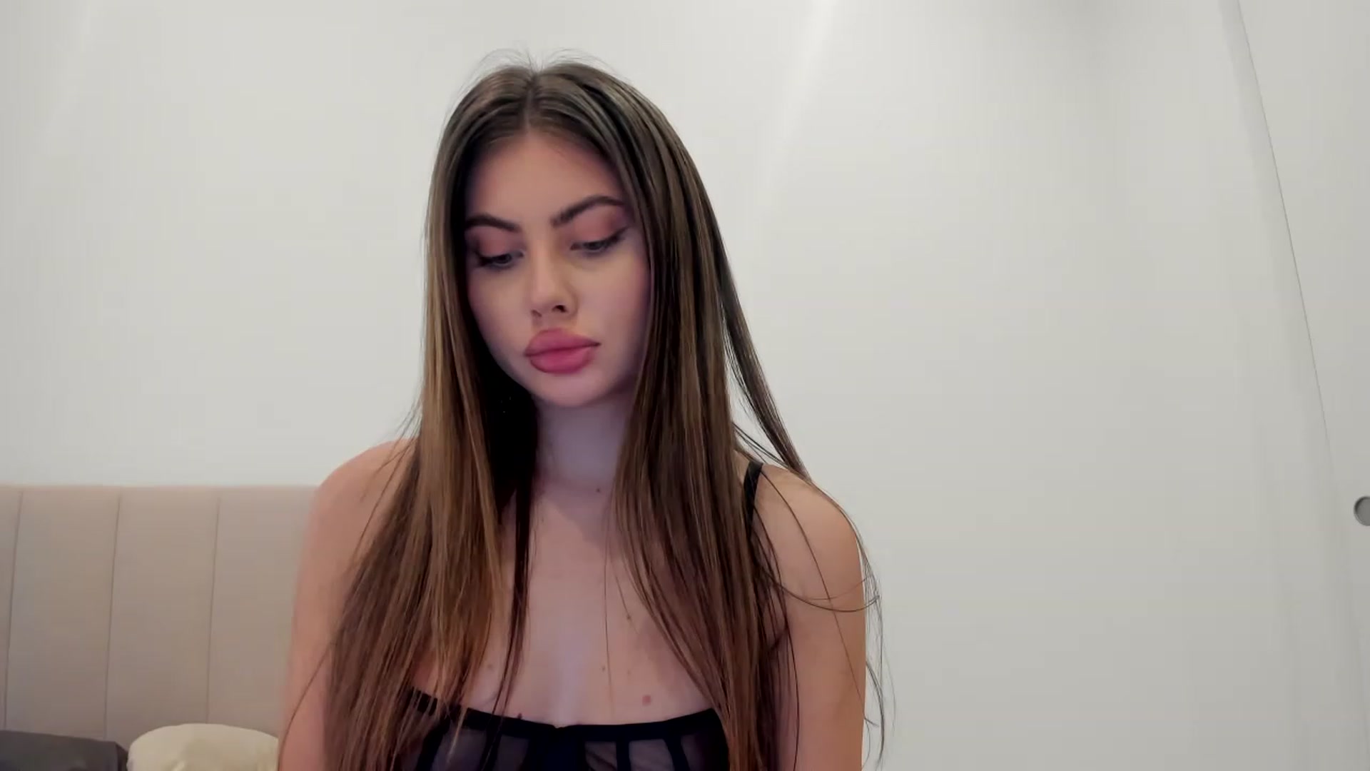 Gallery image thumbnail from LuckyCharm0's myfreecams stream on, 02/19/2023, 21:45 image 8 of 20
