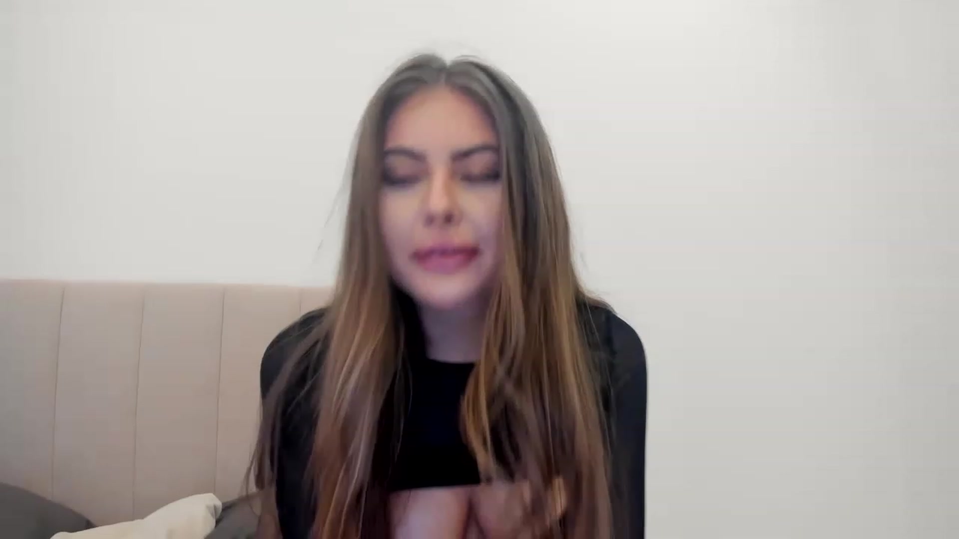 Gallery image thumbnail from LuckyCharm0's myfreecams stream on, 02/26/2023, 13:44 image 4 of 20