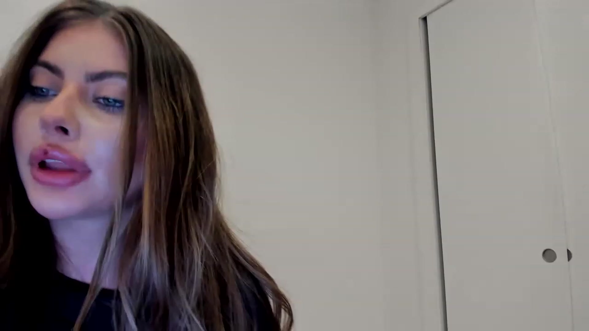 Gallery image thumbnail from LuckyCharm0's myfreecams stream on, 03/27/2023, 22:12 image 2 of 20