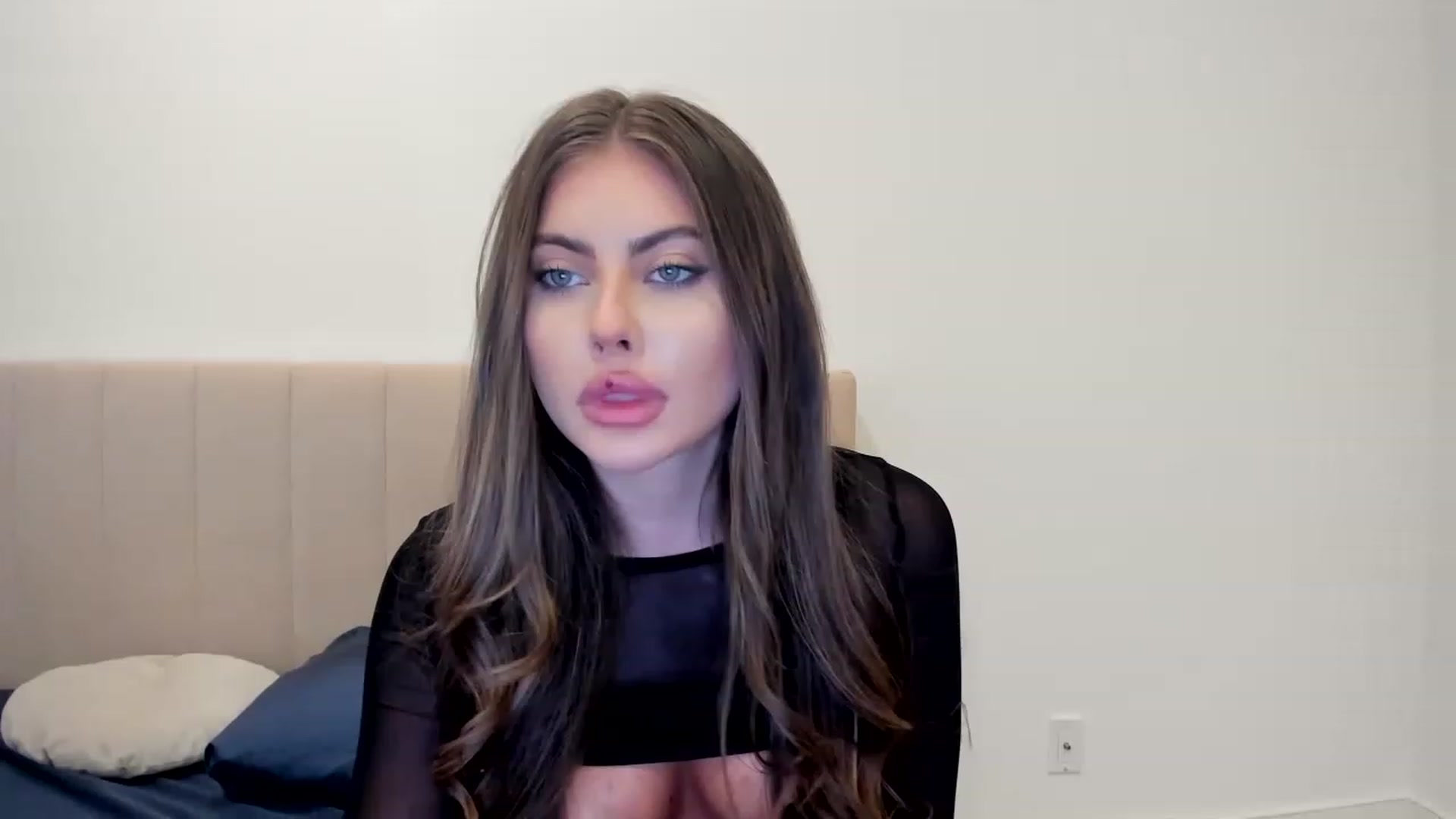 Gallery image thumbnail from LuckyCharm0's myfreecams stream on, 03/27/2023, 22:12 image 12 of 20