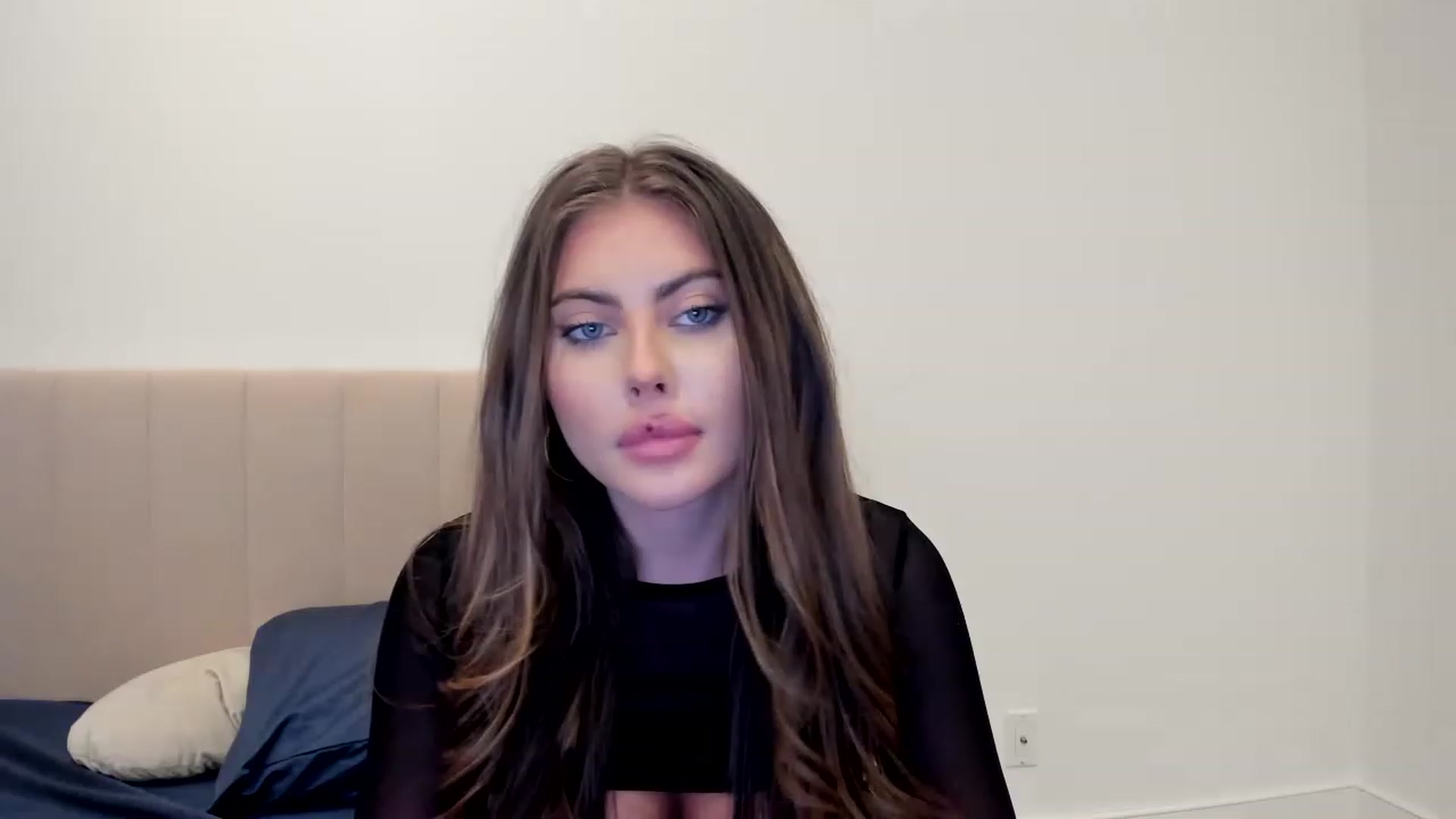 Gallery image thumbnail from LuckyCharm0's myfreecams stream on, 03/28/2023, 24:56 image 10 of 20