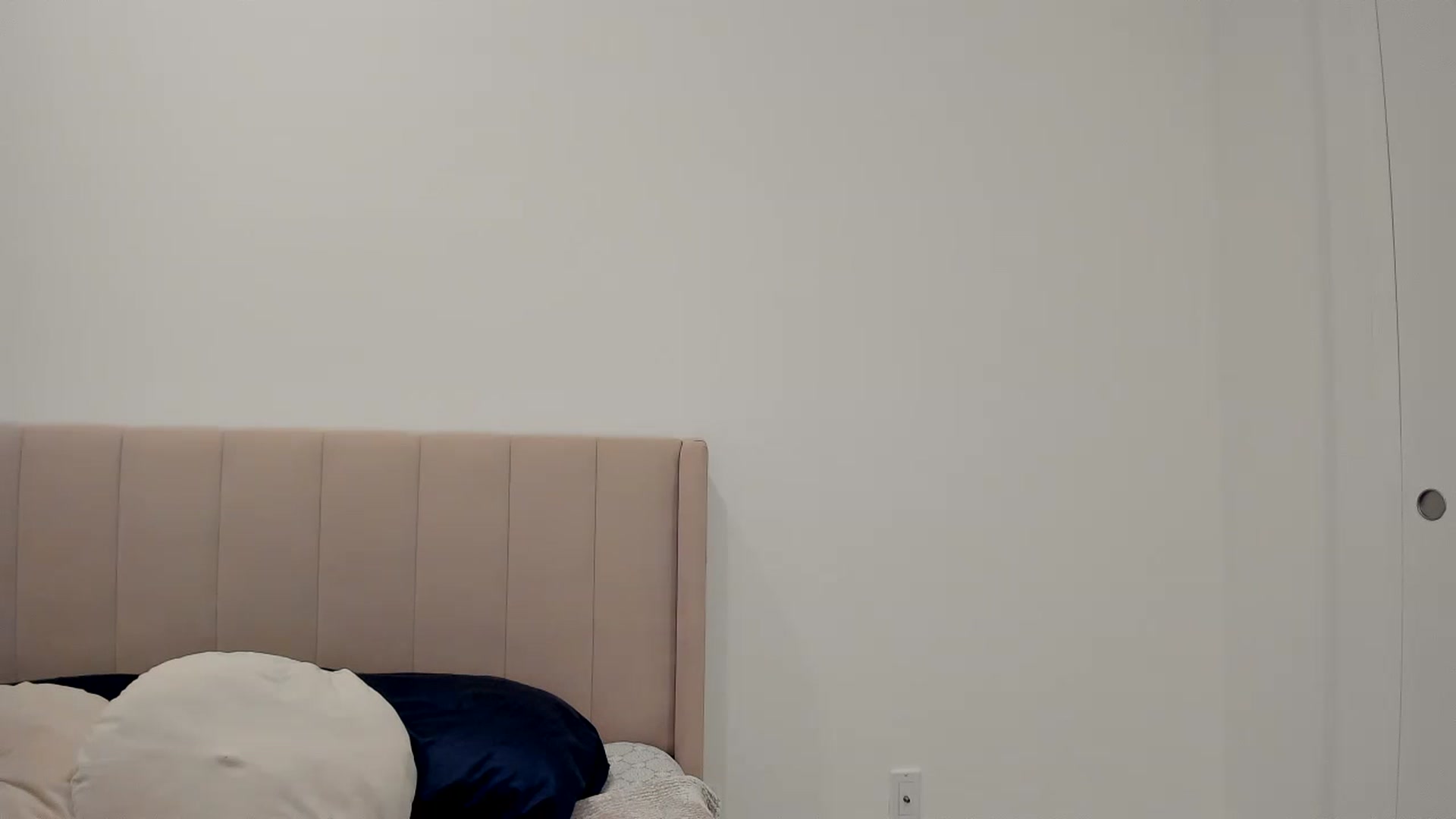 Gallery image thumbnail from LuckyCharm0's myfreecams stream on, 04/25/2023, 01:07 image 20 of 20