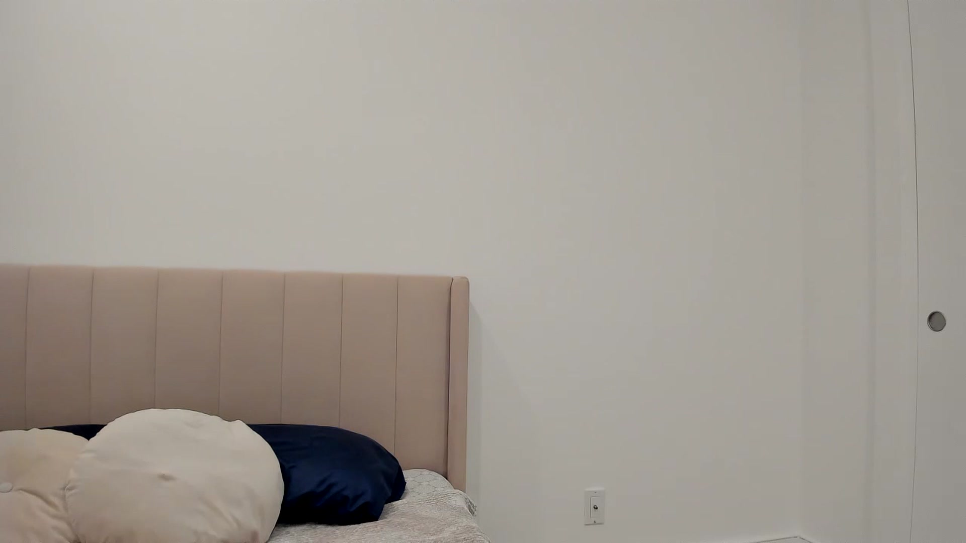 Gallery image thumbnail from LuckyCharm0's myfreecams stream on, 04/25/2023, 01:07 image 1 of 20