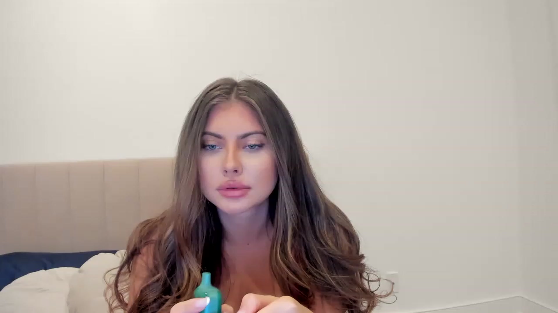 Gallery image thumbnail from LuckyCharm0's myfreecams stream on, 05/03/2023, 04:35 image 17 of 20