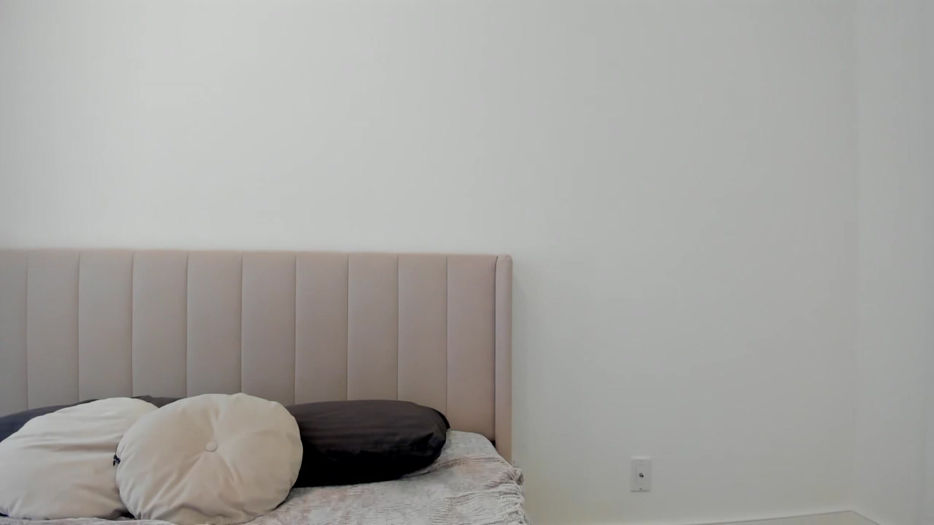 Gallery image thumbnail from LuckyCharm0's myfreecams stream on, 05/11/2023, 15:16 image 1 of 20