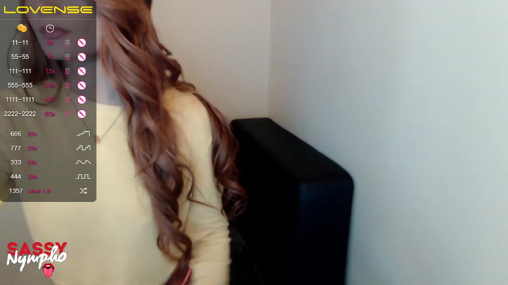 Gallery image thumbnail from LuckyClit's myfreecams stream on, 11/19/2022, 18:11 image 9 of 20