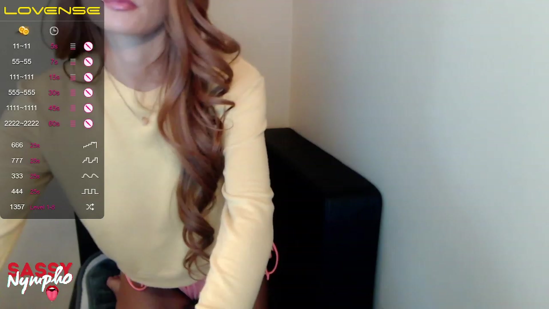 Gallery image thumbnail from LuckyClit's myfreecams stream on, 11/19/2022, 18:11 image 5 of 20