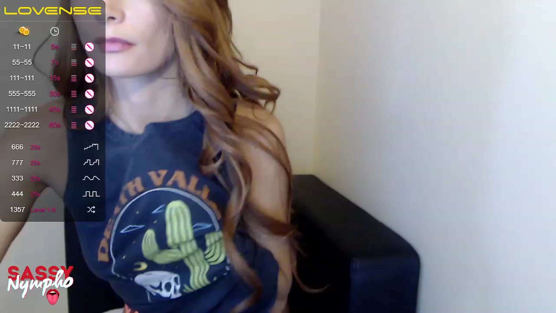 Gallery image thumbnail from LuckyClit's myfreecams stream on, 11/19/2022, 16:55 image 8 of 20