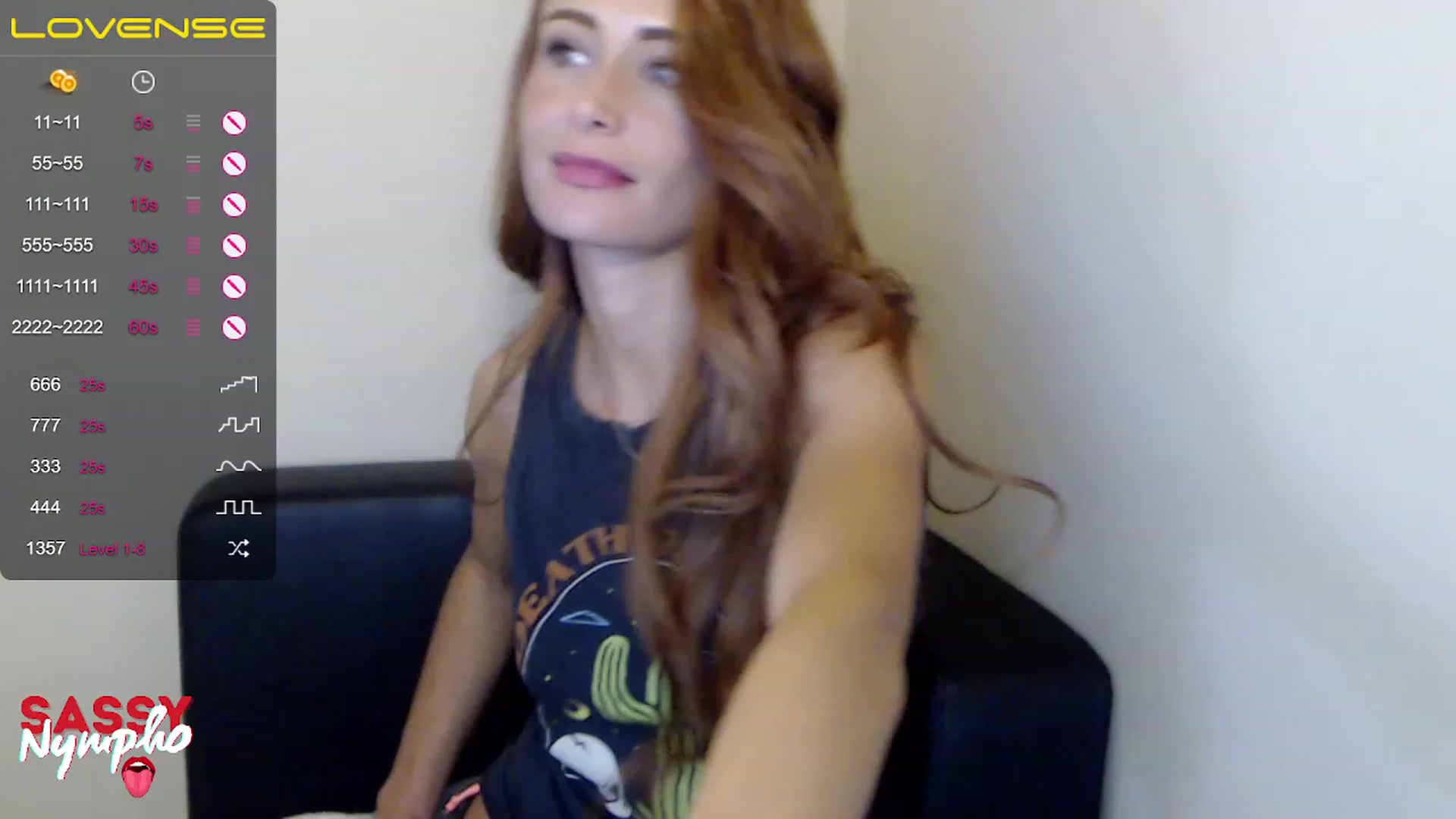 Gallery image thumbnail from LuckyClit's myfreecams stream on, 11/19/2022, 16:55 image 16 of 20