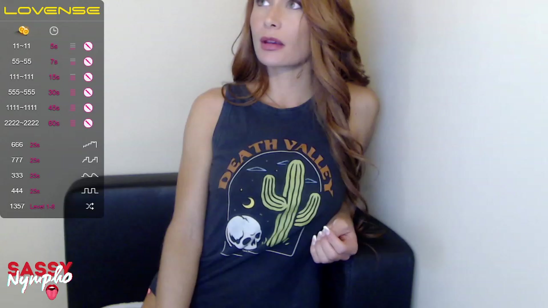 Gallery image thumbnail from LuckyClit's myfreecams stream on, 11/19/2022, 16:55 image 9 of 20