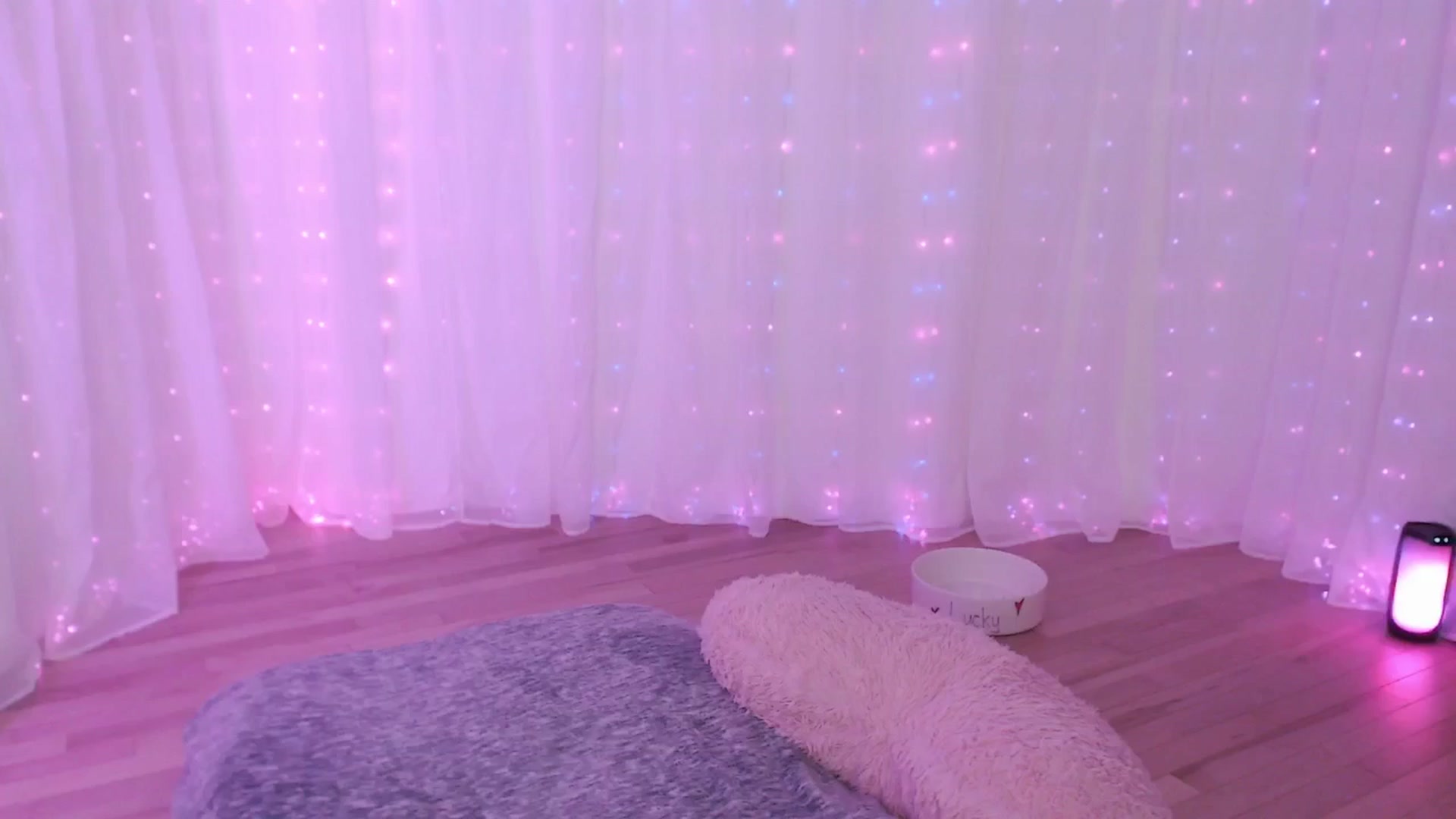 Gallery image thumbnail from LuckyFucktoy's myfreecams stream on, 01/19/2025, 06:13 image 16 of 20