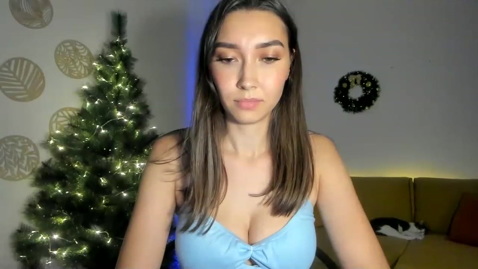 Gallery image thumbnail from LuckyHoneyyy's myfreecams stream on, 12/30/2022, 22:33 image 18 of 20