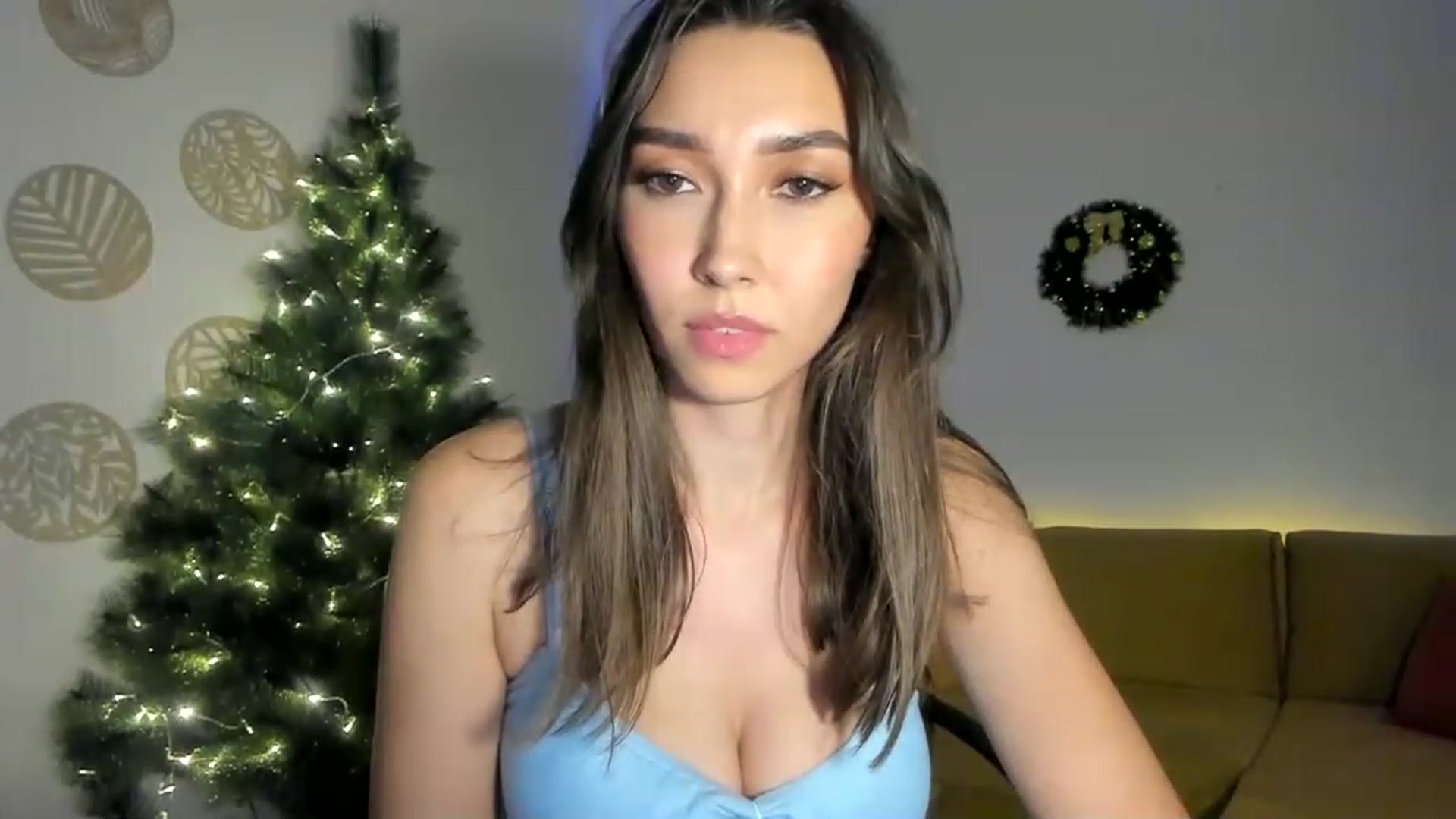 Gallery image thumbnail from LuckyHoneyyy's myfreecams stream on, 12/31/2022, 24:02 image 20 of 20