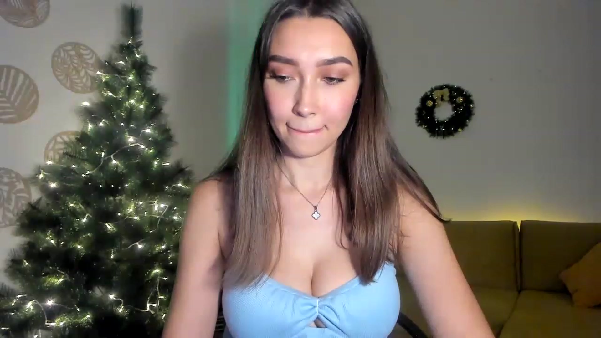 Gallery image thumbnail from LuckyHoneyyy's myfreecams stream on, 01/03/2023, 23:46 image 10 of 20