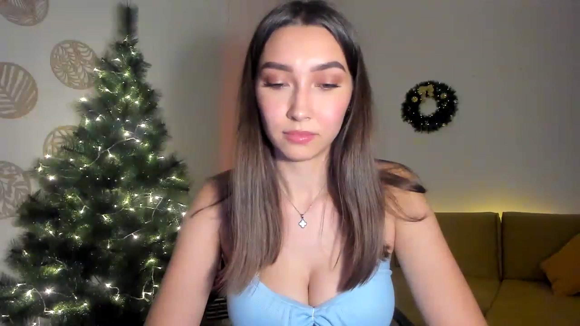 Gallery image thumbnail from LuckyHoneyyy's myfreecams stream on, 01/03/2023, 23:46 image 6 of 20