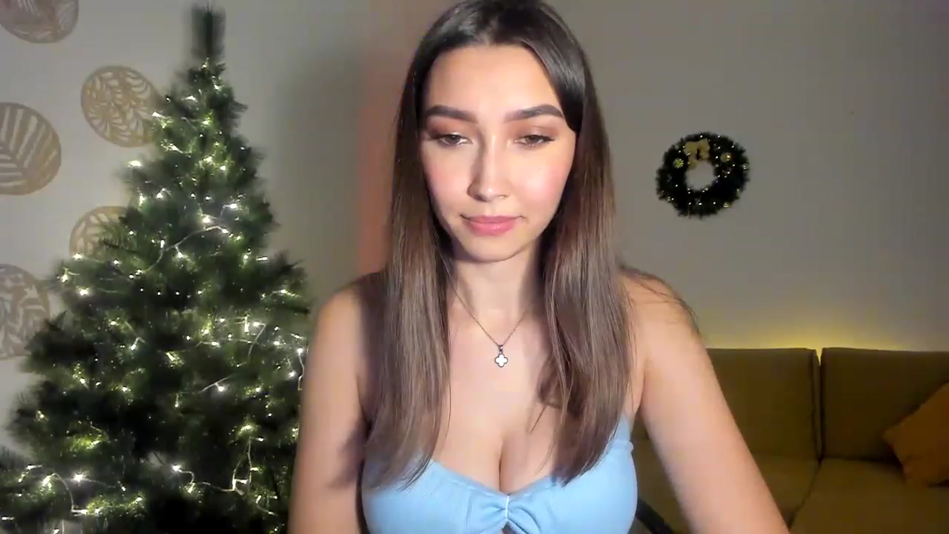 Gallery image thumbnail from LuckyHoneyyy's myfreecams stream on, 01/03/2023, 23:46 image 13 of 20