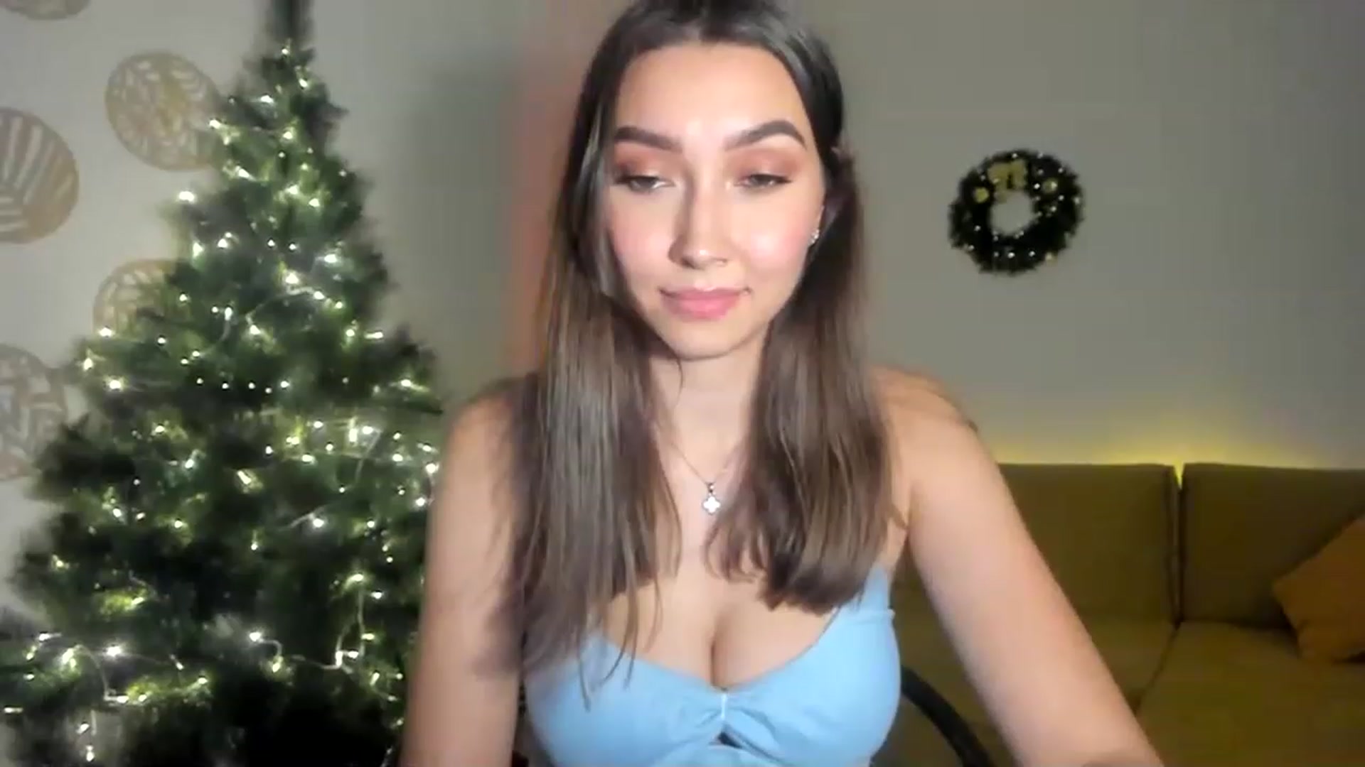 Gallery image thumbnail from LuckyHoneyyy's myfreecams stream on, 01/04/2023, 24:09 image 14 of 20