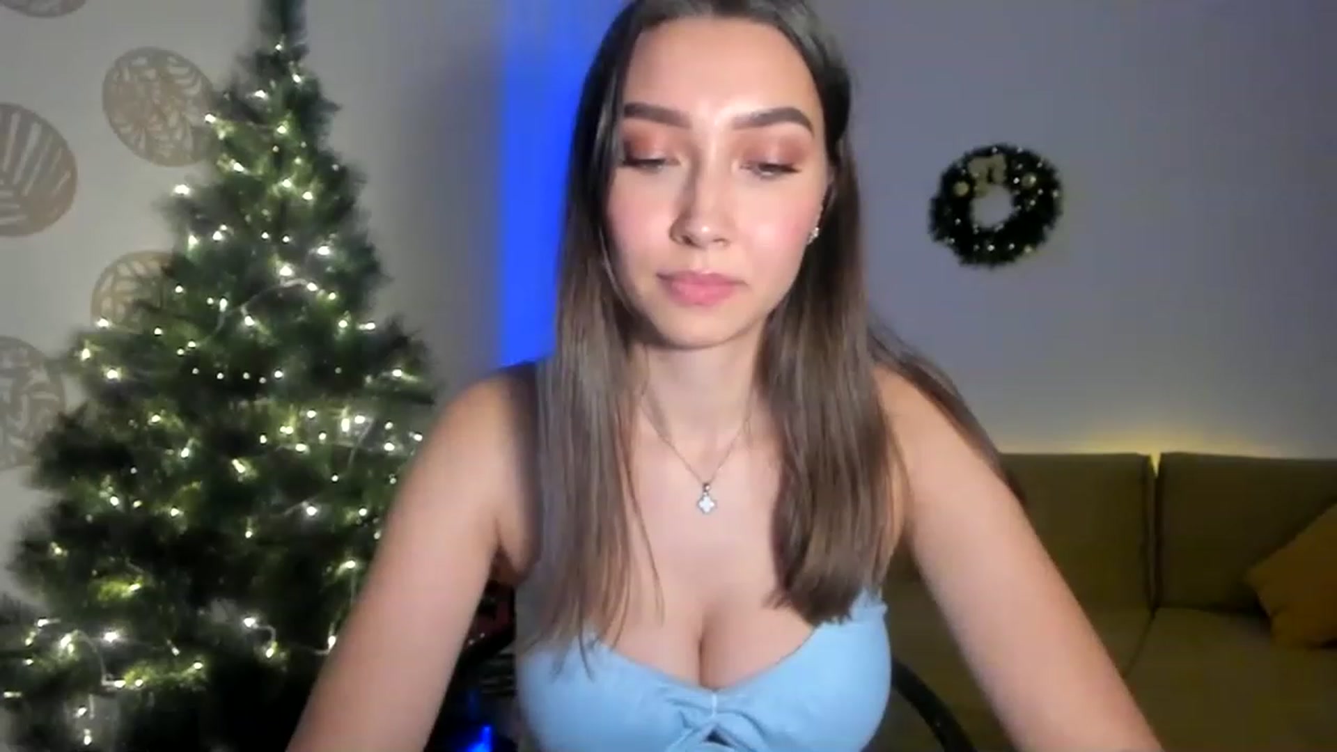 Gallery image thumbnail from LuckyHoneyyy's myfreecams stream on, 01/04/2023, 24:09 image 13 of 20