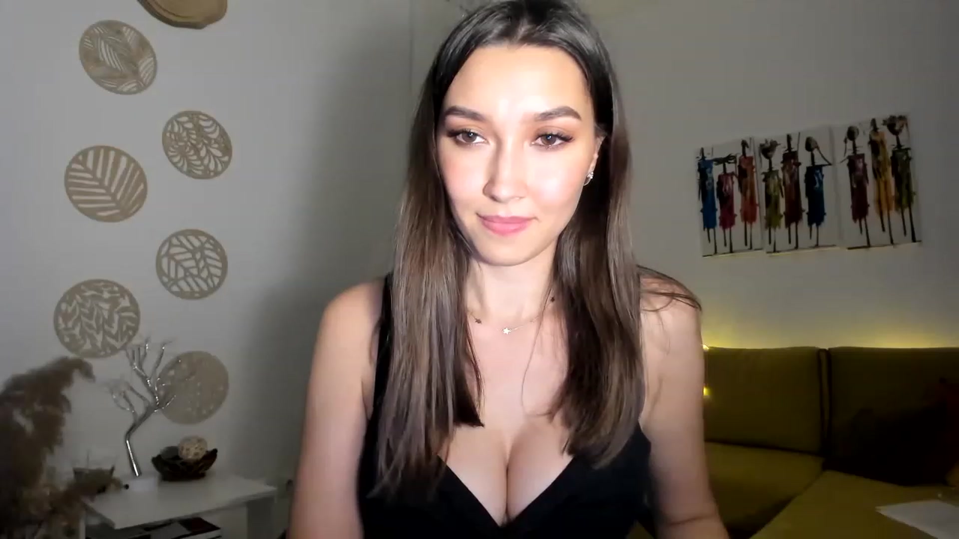 Gallery image thumbnail from LuckyHoneyyy's myfreecams stream on, 01/17/2023, 23:43 image 19 of 20