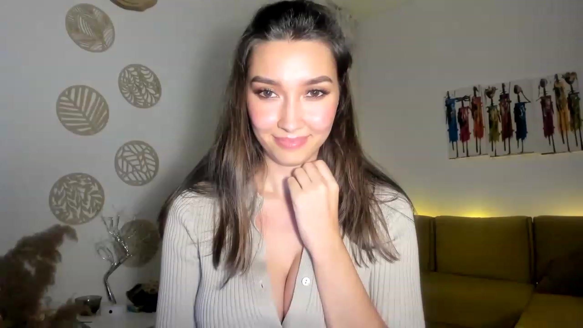 Gallery image thumbnail from LuckyHoneyyy's myfreecams stream on, 01/20/2023, 24:27 image 8 of 20