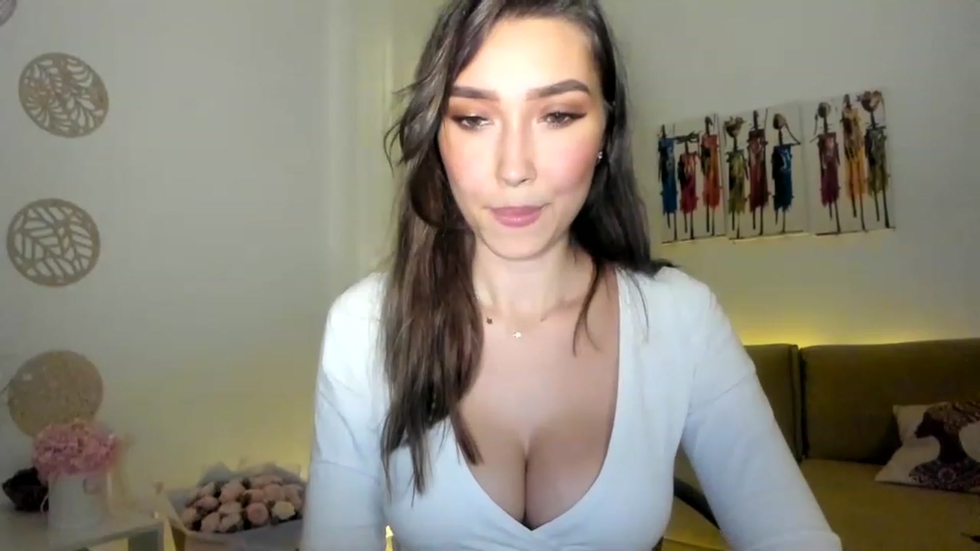 Gallery image thumbnail from LuckyHoneyyy's myfreecams stream on, 02/01/2023, 23:04 image 12 of 20