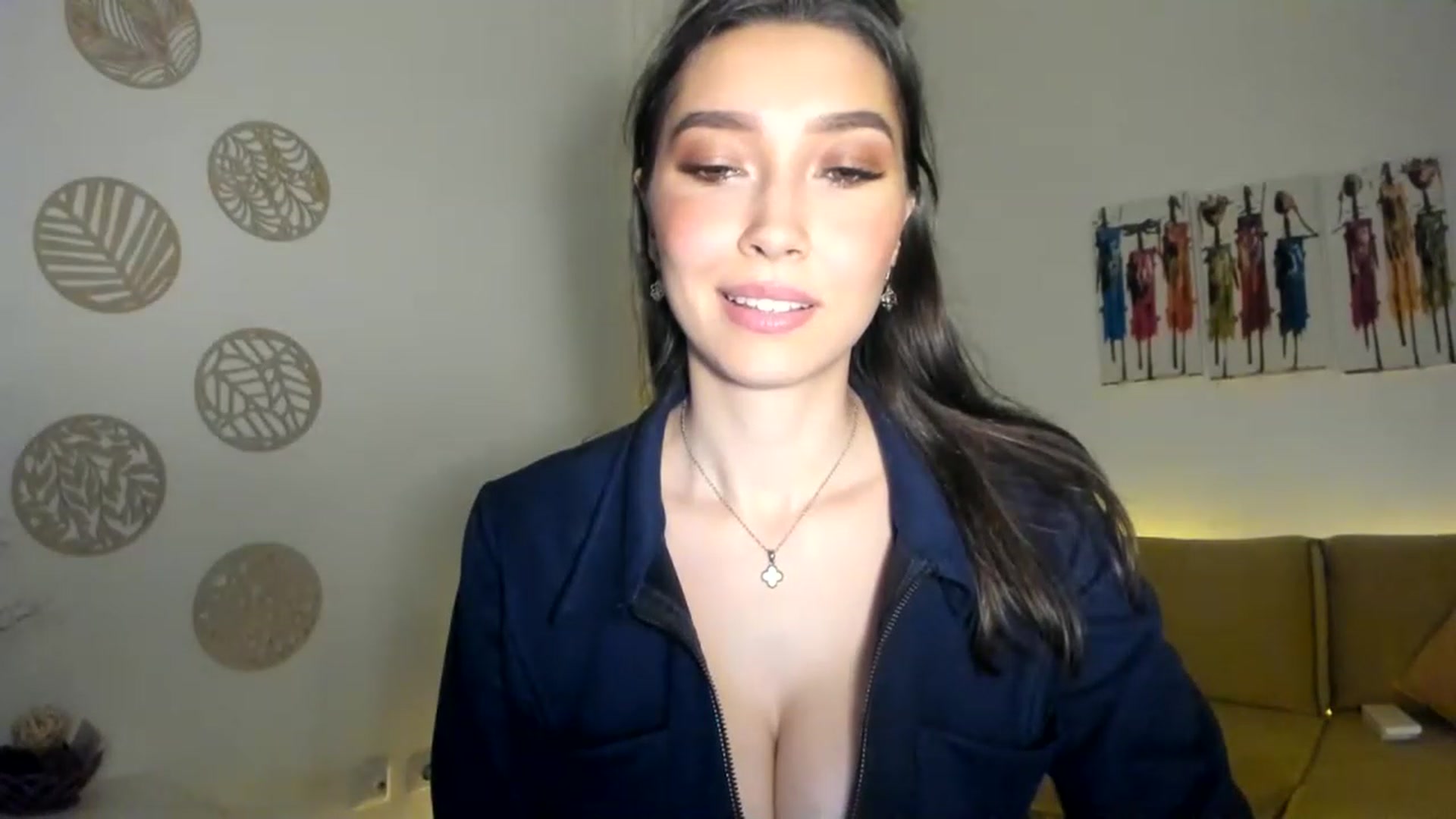 Gallery image thumbnail from LuckyHoneyyy's myfreecams stream on, 02/08/2023, 24:04 image 19 of 20